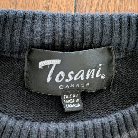Tosani 3D Knit Sweater Made in Canada Size - Large - Picture 2 of 5